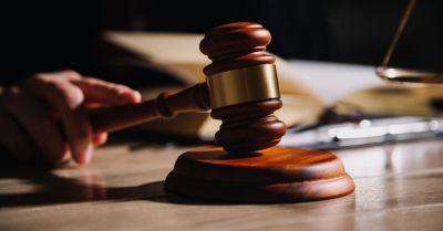 Rok więzienia w zawieszeniu dla policjanta za śmiertelny postrzał